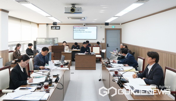 ▲하남시의회 제336회(제2차 정례회) 11월 25일 제1차 도시건설위원회 행정사무감사(사진=하남시의회)