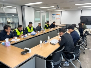 감만부두 교통흐름개선 관계기관 현장 회의 모습/제공=BPA