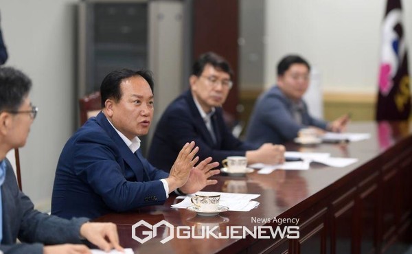 ▲ 오산시가 사통팔달 교통혁신의 일환으로 빠르고 편리한 대중교통 노선을 확충하고자 박차를 가하고 있다.[사진제공=오산시]