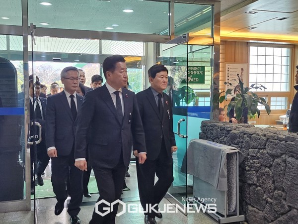 합동분향소 운영시간은 오전 8시부터 오후 10시까지이며, 새해 첫날인 1월 1일에도 정상 운영될 예정이다.[사진=문서현 기자]