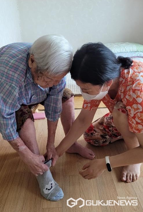 긴급돌봄서비스 모습.(진천군청)