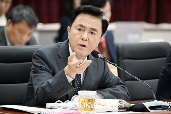 김태흠 지사 2025년 주요업무보고회 참석,지난해 역대급 성과를 거두며 성화약진의 원년으로 삼겠다는 약속을 지켜/충남도청 제공