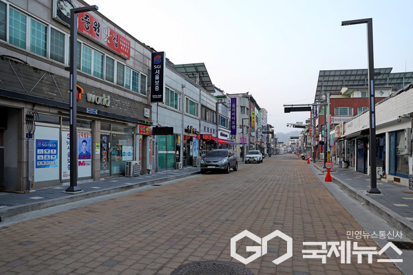 전선로 지중화사업 후 거리 모습.(제공=괴산군청)