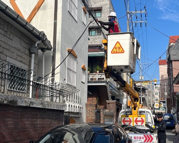 강북구 공중케이블 정비사업 모습