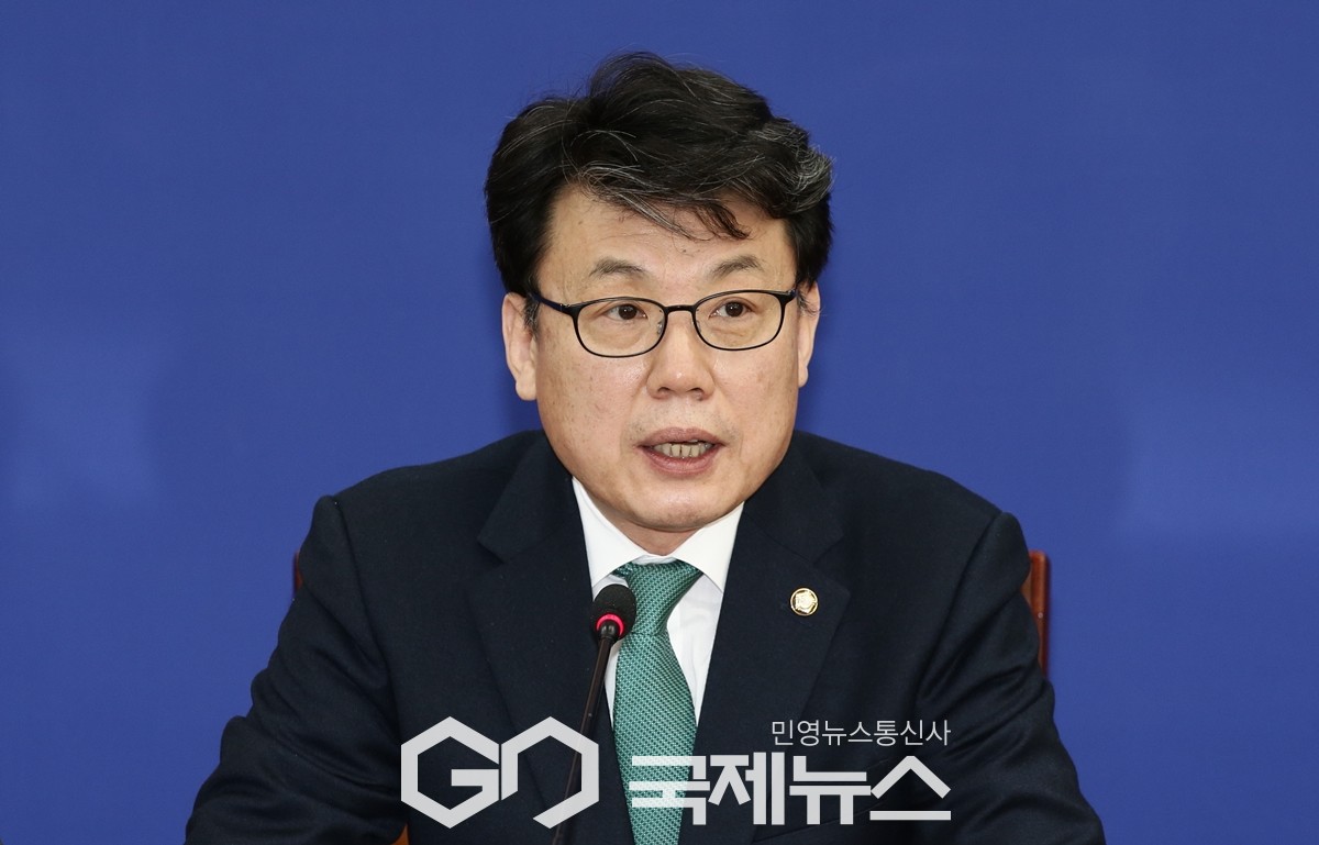 진성준 더불어민주당 정책위의장/국제뉴스DB