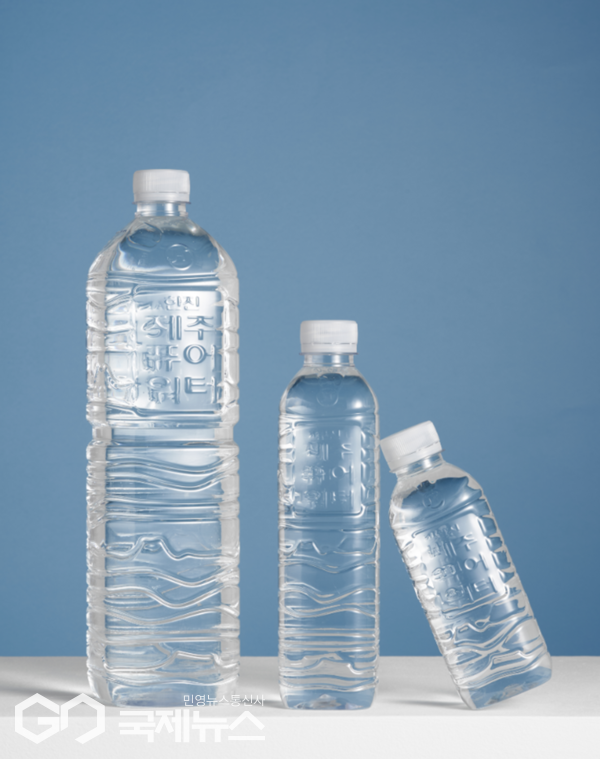 제주환경운동연합이 한진그룹 계열사 한국공항(주)이 또 다시 먹는샘물용 지하수 취수량 증산을 검토하고 있는 사실을 두고 지하수 취수량 증산 검토를 즉각 중단할 것을 촉구하고 나섰다.[사진=한진 제주퓨터워터 공식 홈페이지 갈무리]
