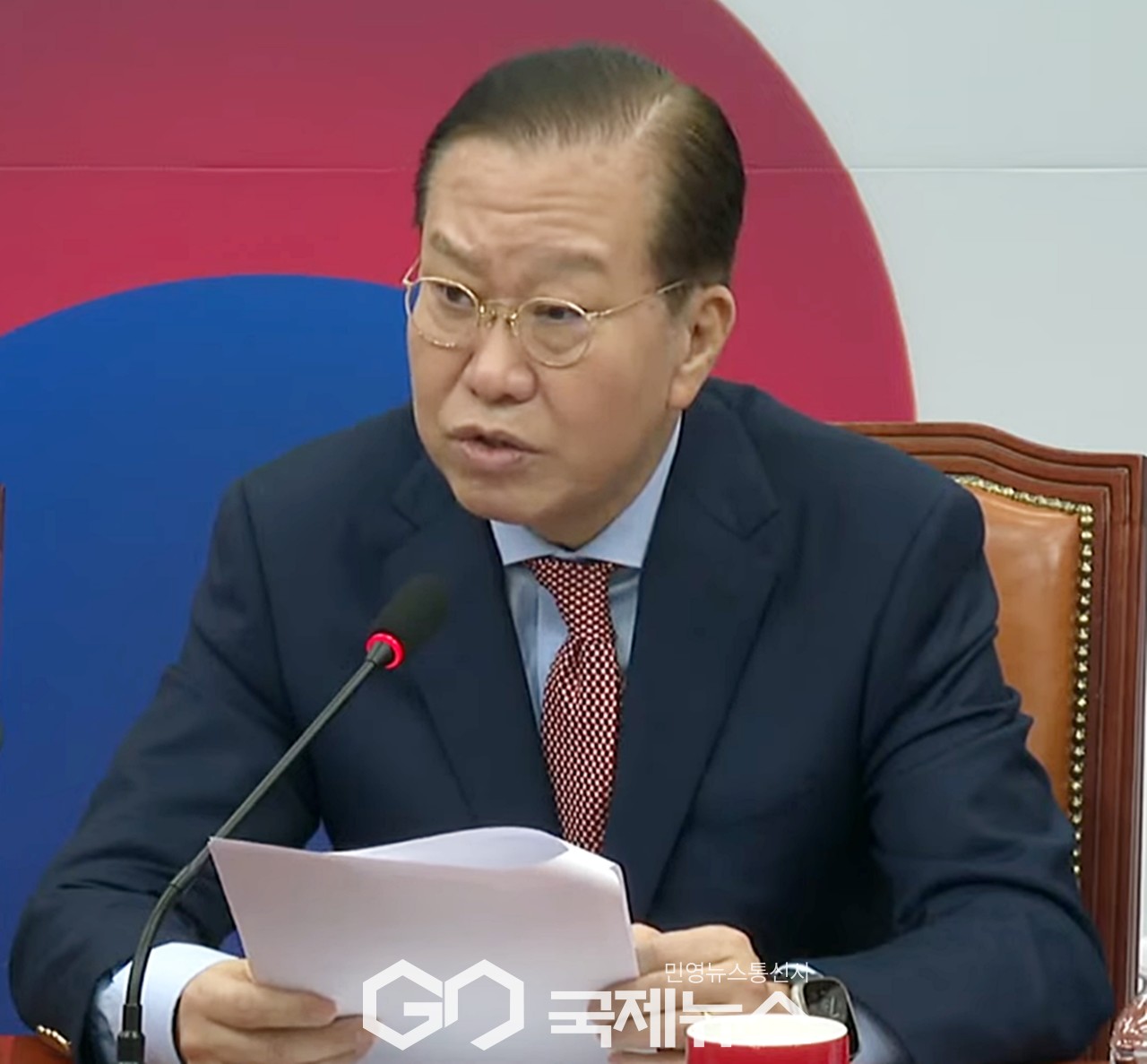 ▲권영세 국민의힘 비상대책위원장은 27일 오전 국회에서 비상대책위원회의를 주재하며 윤석열 대통령의 87체제 극복 개헌에 대해 강조하고 있다./사진=이용우 기자 