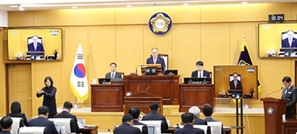 충남 서산시의회가 5일 제303회 임시회 제1차 본회의를 열고 8일간의 회기에 돌입하고 있다(사진/서산시의회 제공)