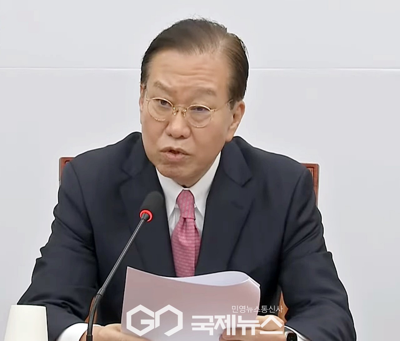 ▲권영세 국민의힘 비상대책위원장은 6일 오전 국회에서 비상대책위원회의를 주재하며 배우자의 상속세를 전면 페지하겠다고 밝히고 있다./사진=이용우 기자