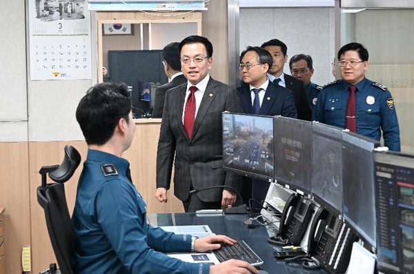 최상목 대통령 권한대행 부총리 겸 기획재정부 장관, 민생범죄점검회의 사진(기획재정부 제공)