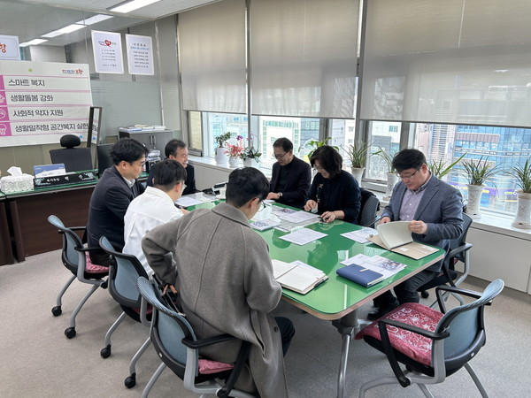 경남 창녕군 추모공원 관계자들이 7일 포항시청을 방문해 추모공원 사업 노하우를 벤치마킹했다. (사진 = 포항시)