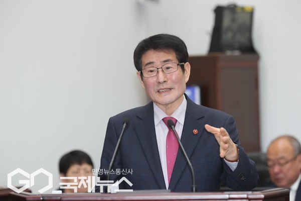 제주도의회 고태민 의원(국민의힘, 제주시 애월읍 갑)은 제주 민생경제를 살리고 고사 직전인 지역 건설경기 부양을 위해서는 장기계속계약 공사 문제가 개선되어야 한다는 주장을 피력했다.[사진=제주도의회]