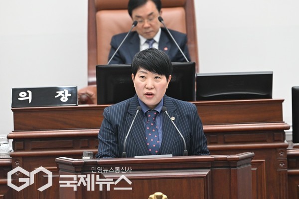 제주도의회 홍인숙 의원(더불어민주당, 아라동갑)이 학교 체육시설의 민간 개방과 함께 조속한 제주시설관리공단의 설립을 촉구했다.[사진=제주도의회]