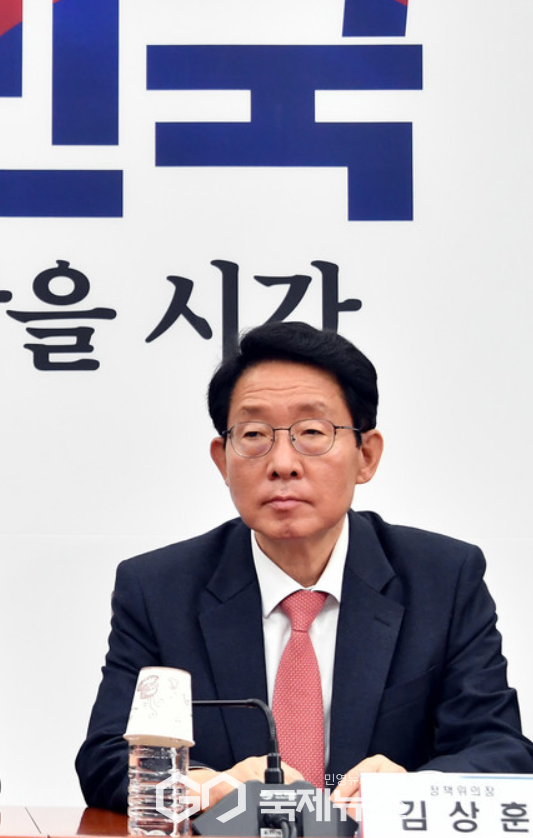 시진=ㄱ구민의힘 김상훈 정책위의장/이용우기지