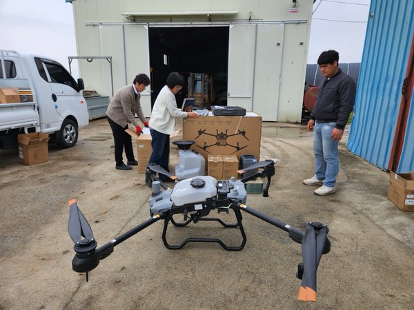 농업인 경영 안정에 팔 걷은 익산시=드론 보급(사진=익산시 제공)