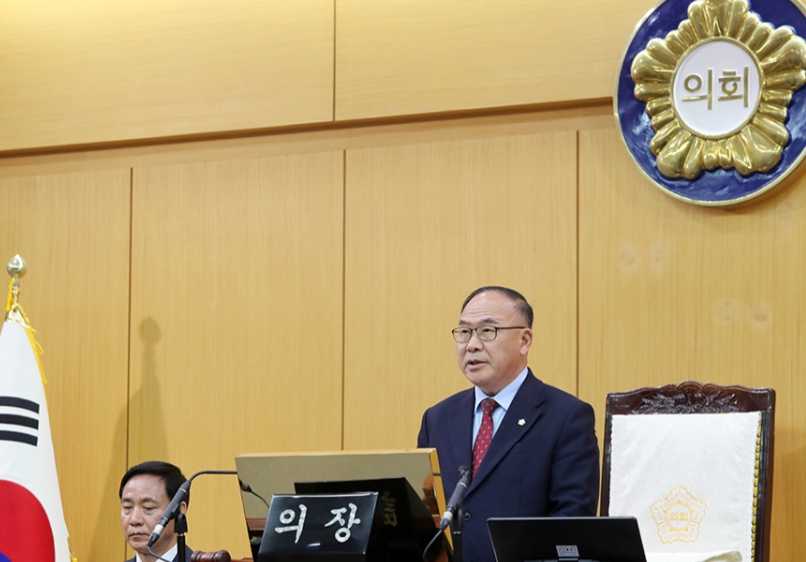 조동식 서산시의장이 회의를 주재하고 있다(사진/서산시의회 제공)