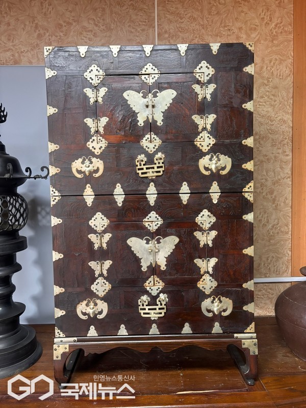 지난 가을에 이어 두번째로 국내 고미술 시장의 활성화와 도내·외 고미술 애호가들과의 교류를 촉진하기 위해 ‘제2회 제주고미술소장전’ 이 22일부터 27일까지  한라일보 1F 갤러리 ED (제주시 서사로 154)에서 열린다.[사진=한국고미술협회 제주지회]