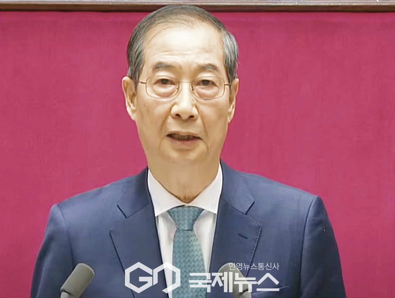 ▲한덕수 대통령 권한대행은 24일 오전 국회 본회의에서 12조 규모의 추가경정예산안은 재난 대응·통상 및 AI지원·민생안정 세가지 분야를 중심으로 효과성이 높은 필수 사업을 위주로 선별해 편성했다며 국회의 협조가 절실하다고 밝히고 있다./사진=이용우 기자