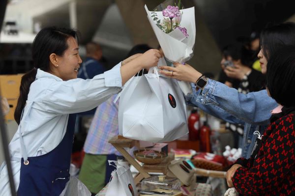 지난 27일 서울 동대문디자인플라자에서 열린 농부시장 마르쉐 현장 모습