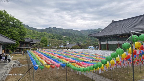 (사진=이재형기자)장수 죽림정사 부처님오신날 전경