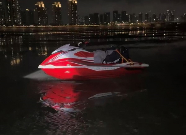 밀입국을 시도하던 중국인을 검거하는 현장 (사진=중부해경청)