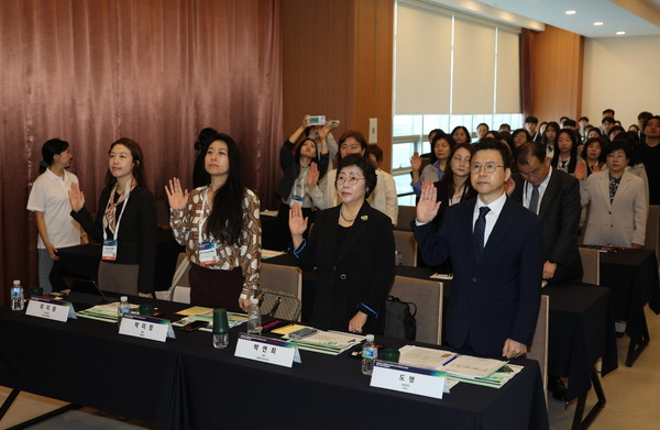  사진은 15일 포항 라한호텔에서 열린 ‘2025 포항 타운홀 COP’ 행사 장면. (사진 = 포항시)