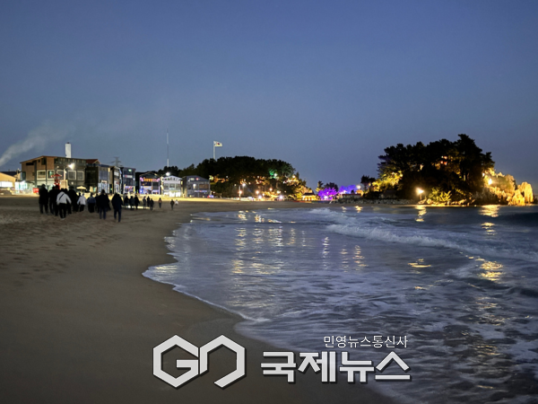 ▲ 동해바다 추암해변 사진=동해문화원