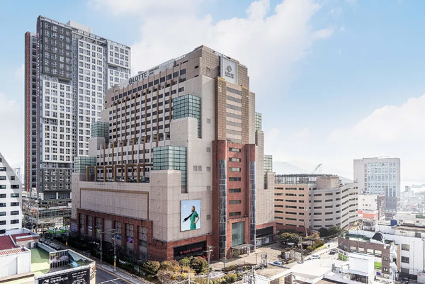 (사진제공=창원특례시)구 롯데백화점 마산점 전경.