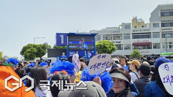 이재명은 제주 4.3사건을 "우리나라 최초의 비상계엄으로 제주도민의 10분의 1이 학살당한 사건"으로 규정하며, 그 참혹함과 역사적 의미를 강조했다.[사진=문서현 기자]
