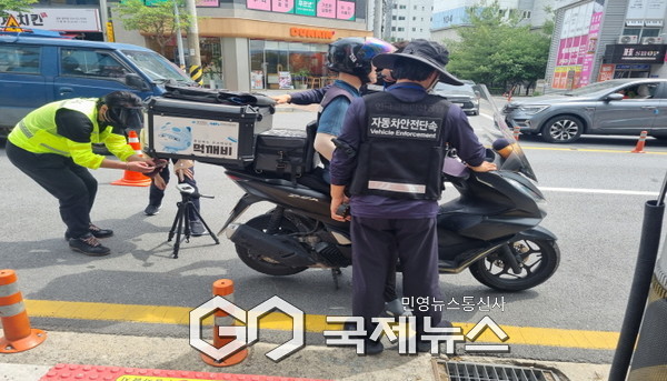 영주시는 지난 21일 가흥 택지사거리 일원에서 운행차 소음 수시점검을 실시했다