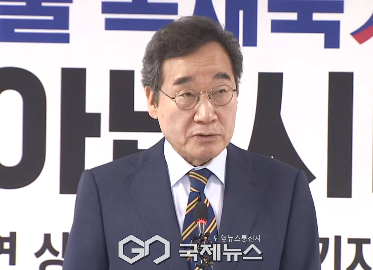 ▲이낙연 새미래민주당 상임고문은 27일 오전 서울 여의도 새미래민주당 당사에서 김문수 후보와 당장 눈앞에 닥친 괴물독재국가 출현을 막는 데 그가 가장 적합한 후보인 것은 분명한 사실이기때문에 저는 저의 한 표를 그에게 주기로 했다고 말하고 있다./사진=이용우 기자