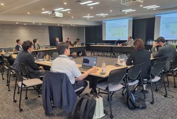 콘퍼런스 관련사지(사진=TS)