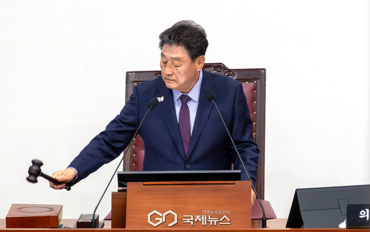 (사진=김진태 기자) 제291회 정례회 제1차 본회의 개회를 선언하는 이동협 의장