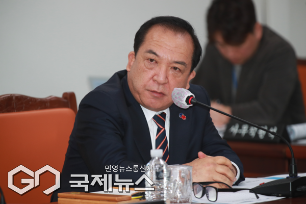 주도의회 국민의힘 교섭단체 대표 이정엽 의원 (서귀포시 대륜동)은 공식 입장문을 내고 교섭단체 대표직에서 물러날 뜻을 밝혔다.[사진=제주도의회]