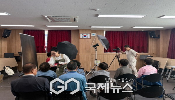 ‘찾아가는 소비자권익증진 행사’ 성료(프로필 사진 촬영이 진행중인 모습)