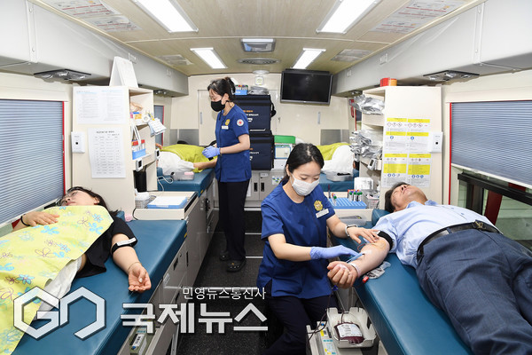 헌혈 참여 모습