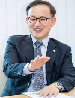 권진회 총장 사진/경상국립대