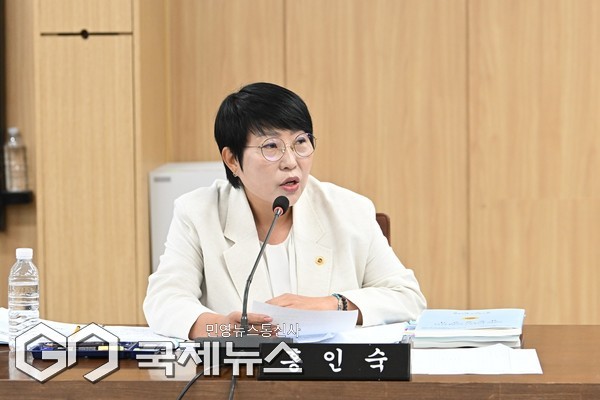 제주도의회 홍인숙 의원이 단체관광 인센티브 관련 정책의 근본적인 변화를 요구했다. '얼마나 많이 왔는가가 아닌 얼마나 기여했는가' 를 중심으로 제도를 재설계 해야한다는 주장을 제기했다.[사진=제주도의회]