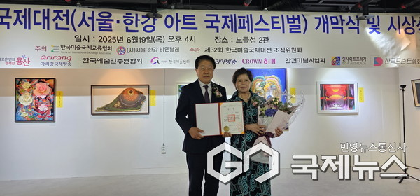 국회의장상을 수상한 홍승욱 작가(사진=정경호 기자)