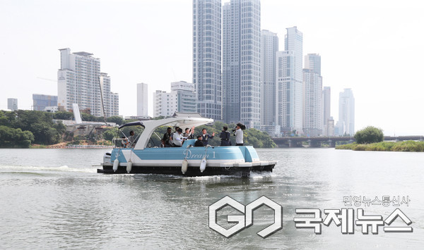 (사진제공=울산시) 폰툰보트 태화강국가정원~삼산여천매립장 구간 시승식