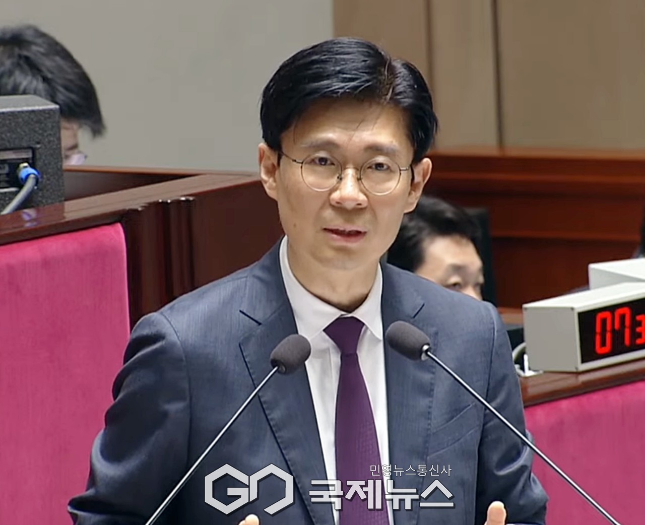 ▲조정훈 국민의힘 의원은 30일 오후 국회 예산결산특별위원회에서 30조 규모 추경안에 정부 부처에게 질의 하고 있다./사진=이용우 기자 