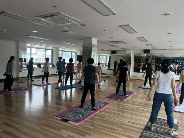 합천군, 사회복지관 프로그램_필라테스 자료사진