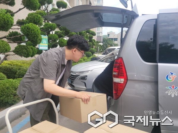 (사진=용인시)처인구에 분당우리교회서 식료품 꾸러미 200개 기탁