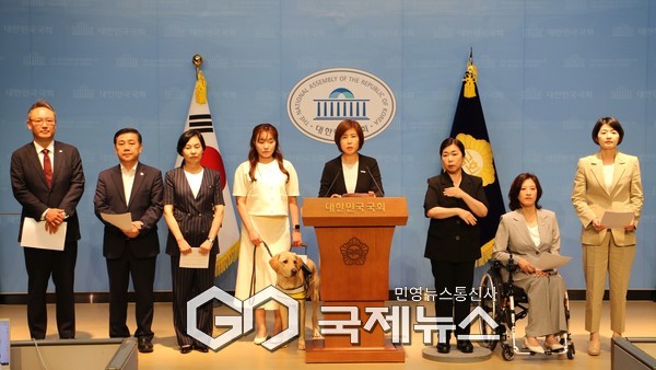 ▲국민의힘 보건복지위원회가 10일, 정은경 보건복지부 장관 후보자 인사청문회를 두고 “시작도 전에 이미 실패한 청문회”라 비판, “자료 제출 거부, 증인 채택 방해로 청문회가 사실상 무력화됐다”며 “국민 앞에 도덕성과 전문성을 검증할 기회를 여당이 막고 있다”고 강력 질타 사진= 김미애의원