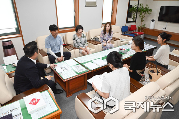 (사진제공=울산시의회) 김종섭 울산광역시의회  부의장, 영유아학교 시범사업 운영 기관장 간담회