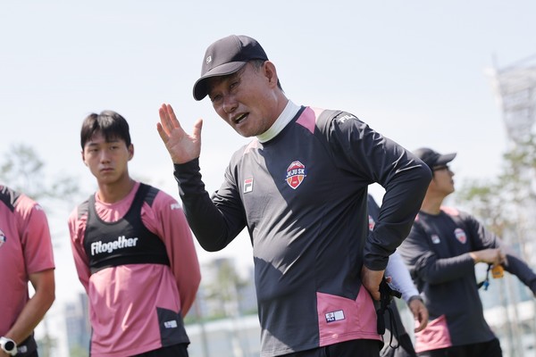 제주SK FC, 김학범 감독