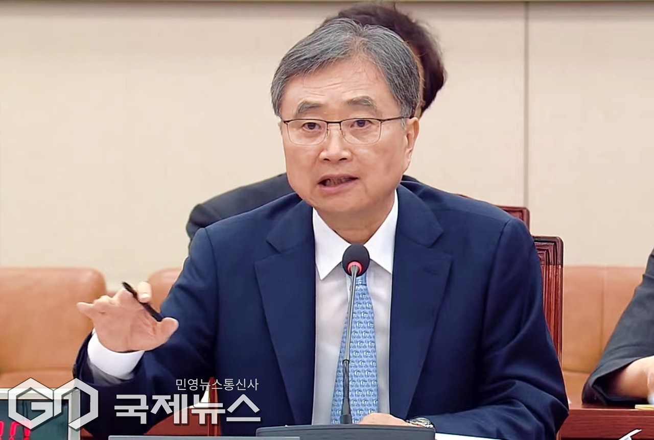 ▲조현 외교부 장관 후보자는 17일 국회 외교통일위원회 인사청문회에서 여야의 미국 관세협상 관련 질문에 답변하고 있다./사진=이용우 기자 