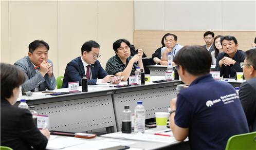 '부산 인공지능산업의 현재와 미래' 정책 간담회 모습/제공=부산시의회