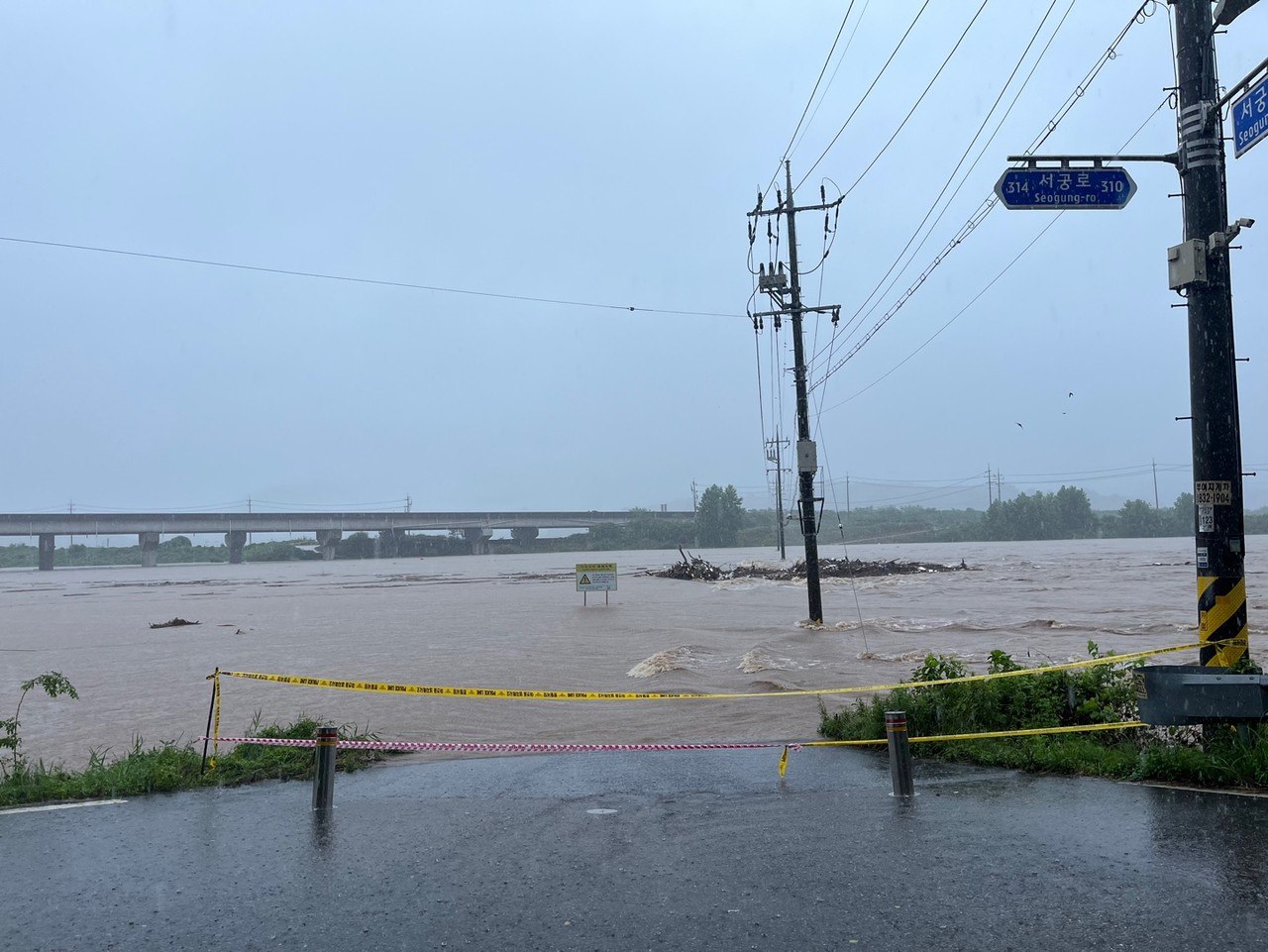  폭우에 농경지는 잠기고 (부여군)