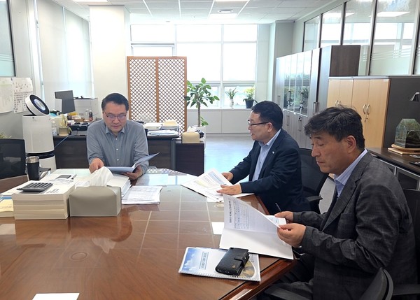 정헌율 익산시장, 기재부 찾아 국비 확보 '총력'=임기근 기재부 제2차관 만나 예산 편성 공감대 형성(사진익산시 제공)